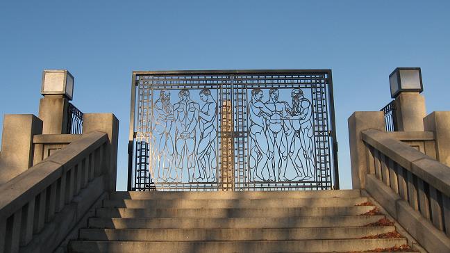 Vigeland Park - gate (male)